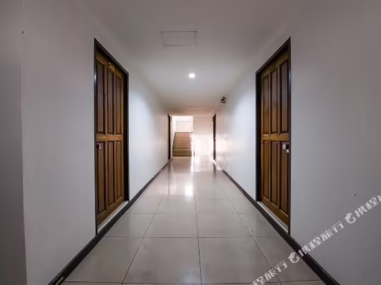 OYO 438 HOME 24