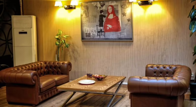 AKIN SUITES