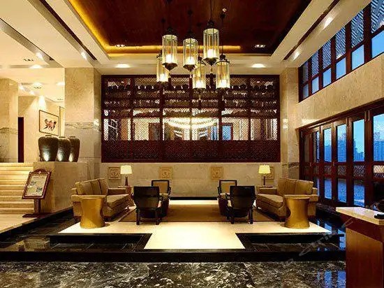 FOUR SEASON OCEAN COURTYARD HOTEL