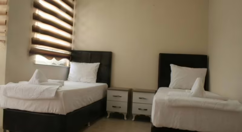 KIWI HOTEL