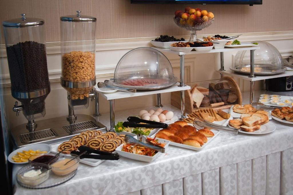 DISCOVERY HOTEL