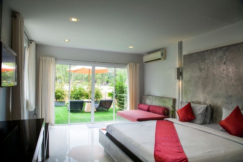 grand deluxe outdoor jacuzzi