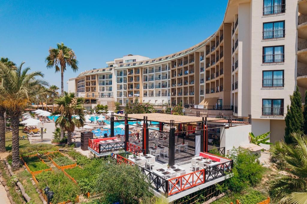 SELECTUM FAMILY COMFORT SIDE (EX. LYRA RESORT HOTEL)