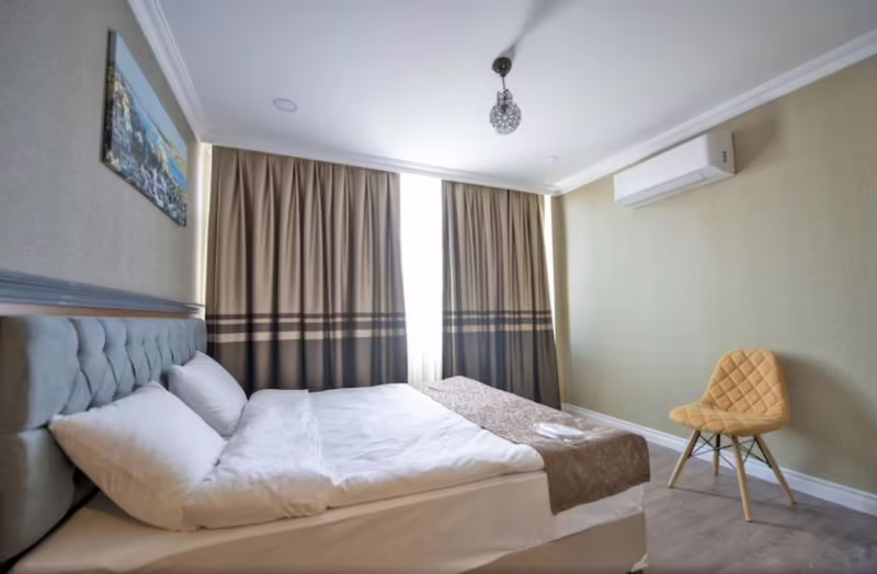 GOLDEN SAND HOTEL