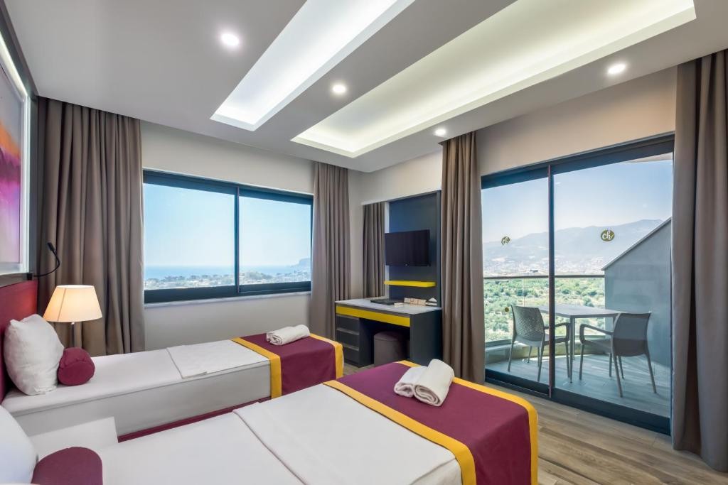 CAMPUS HILL HOTEL