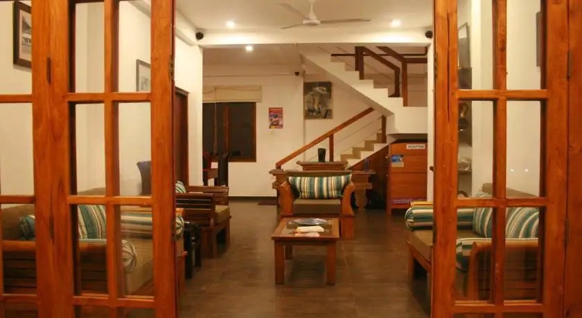 BAY BEACH HOTEL NILAVELI