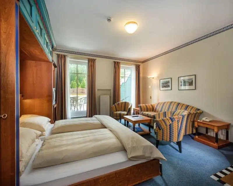 MONDI HOLIDAY BELLEVUE