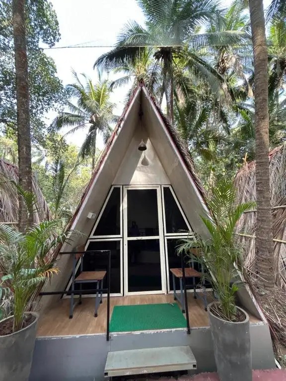SHIVAM BNB MANDREM