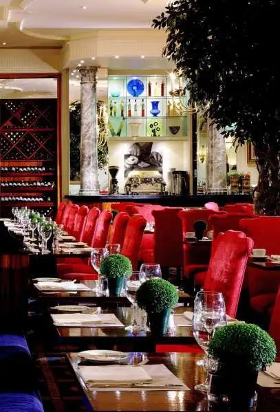 HYATT REGENCY CHURCHILL