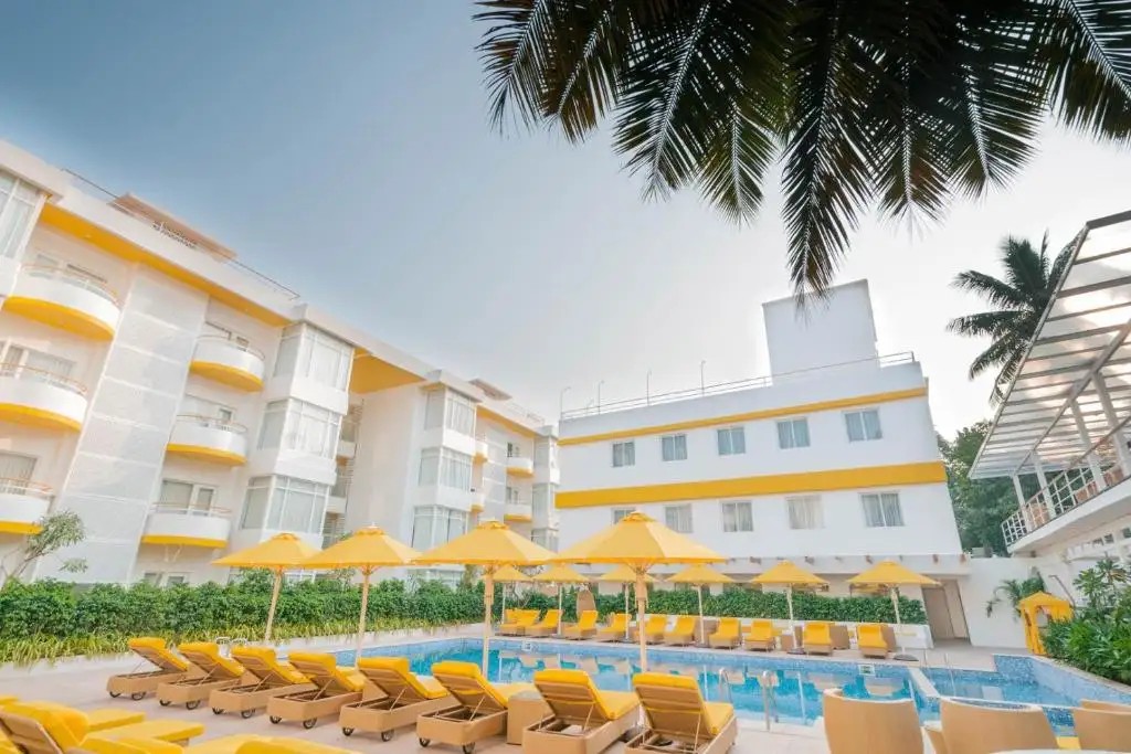 BLOOM SUITES