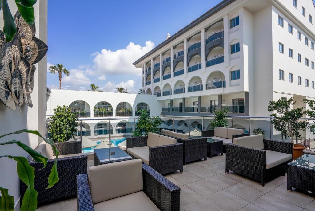 SIDE ALUNA (EX. DIAMOND BEACH HOTEL)