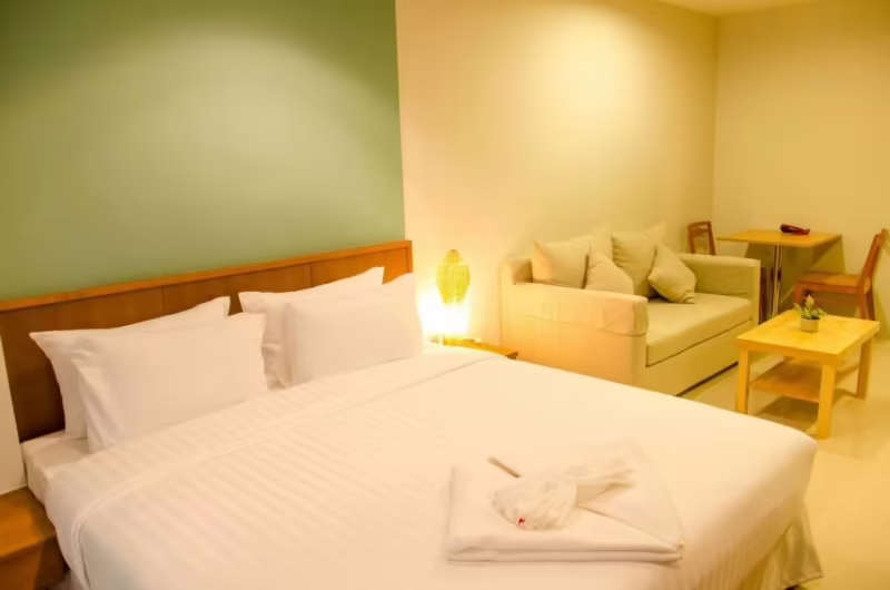 CRYSTAL JADE HOTEL