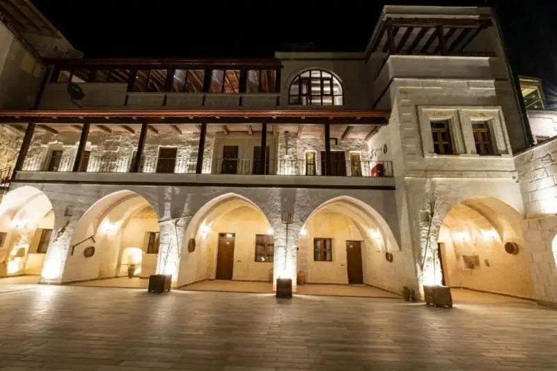 MESKEN CAVE SUITES