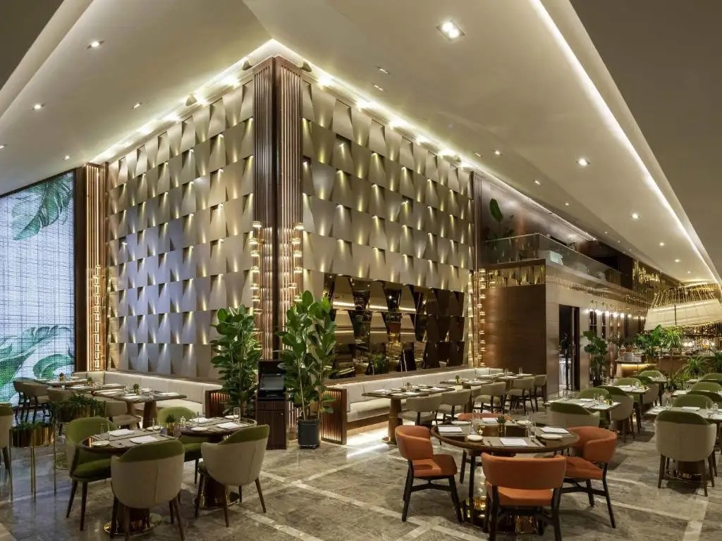 MOVENPICK HOTEL ISTANBUL BOSPHORUS (EX.MERCURE ISTANBUL THE PLAZA BOSPHORUS)