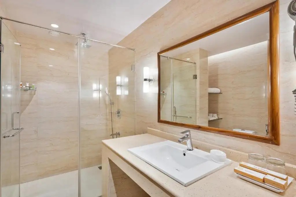 SEASHELL SUITES AND VILLAS