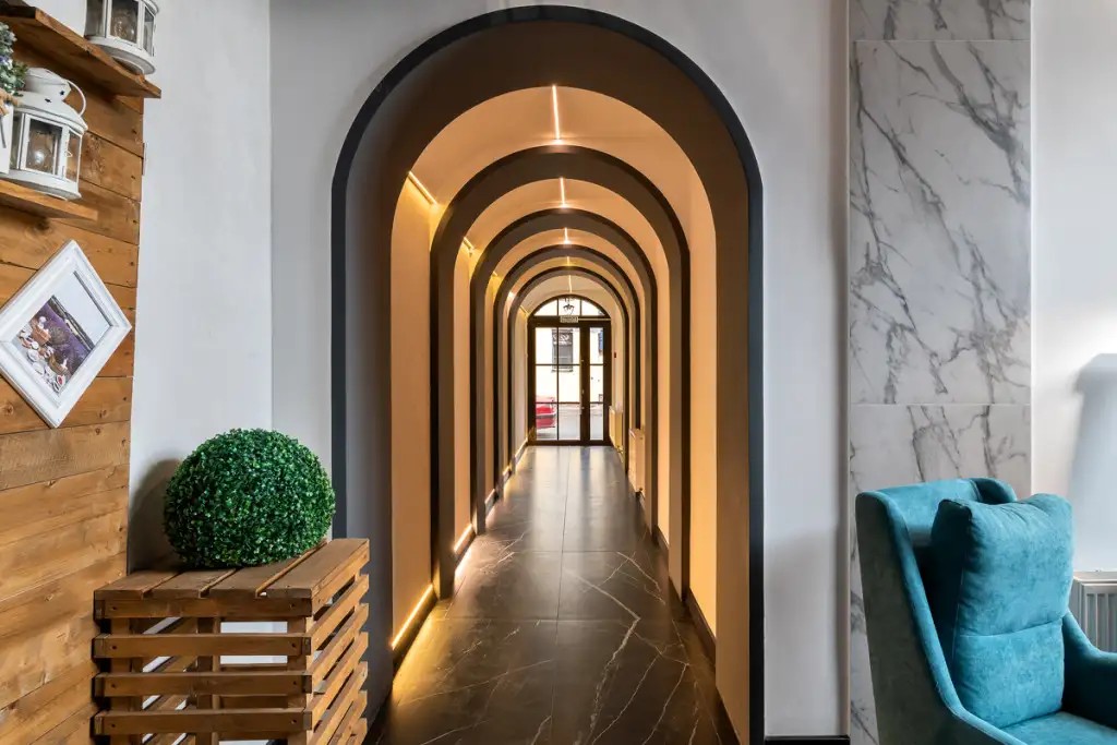 ZOOM HOTEL