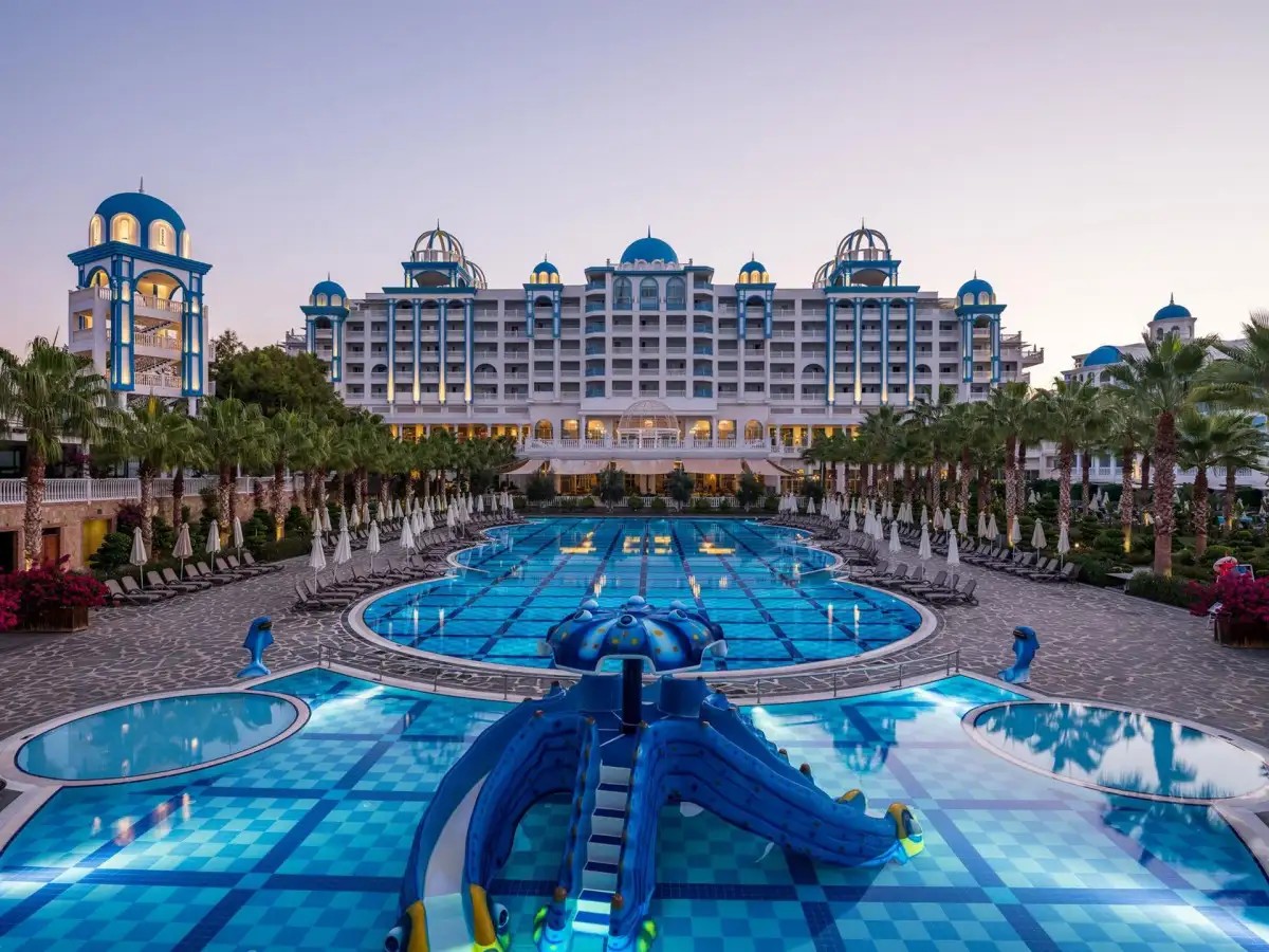 RUBI PLATINUM SPA RESORT & SUITES