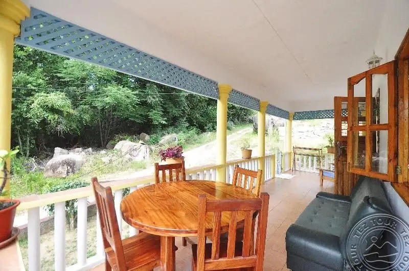 ACQUARIO SELF CATERING APARTMENTS GUEST HOUSE