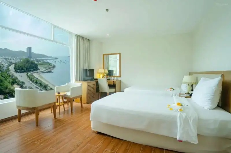 superior partial sea view