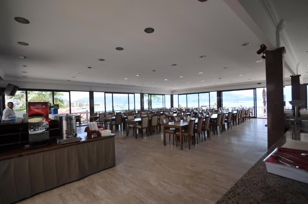 CLASS UNIQUE BEACH HOTEL