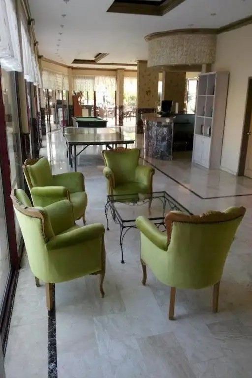 SAILOR APART HOTEL