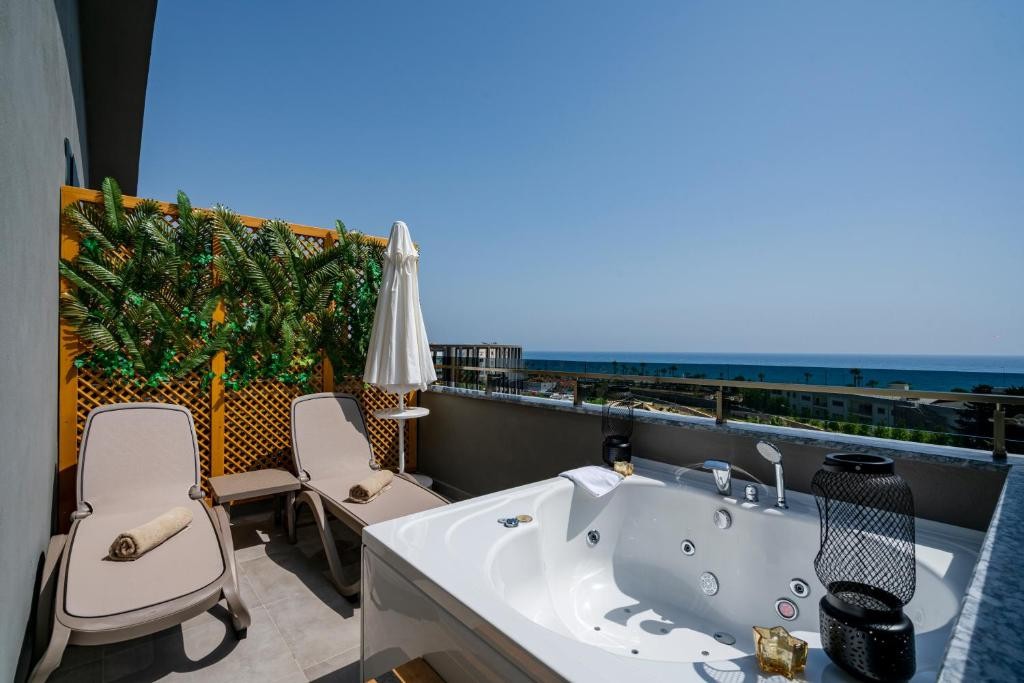 GREEN GARDEN RESORT HOTEL