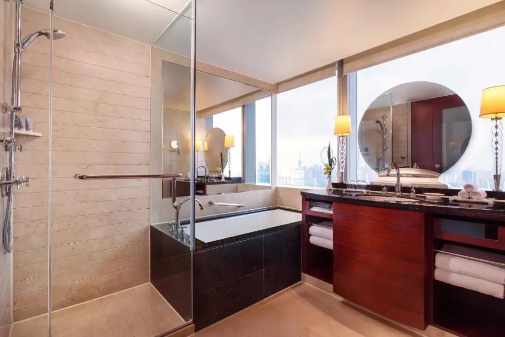 JW MARRIOTT HOTEL SHANGHAI AT TOMORROW SQUARE