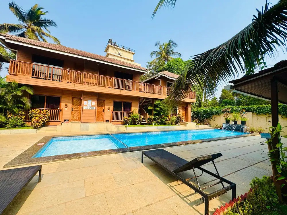 TREEHOUSE MARS BEACH COTTAGES