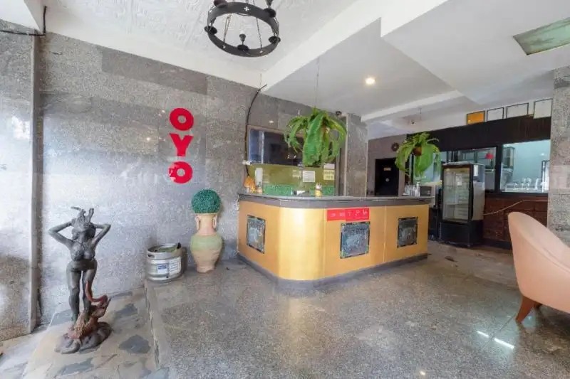 OYO 75316 CAPITAL RESIDENCE