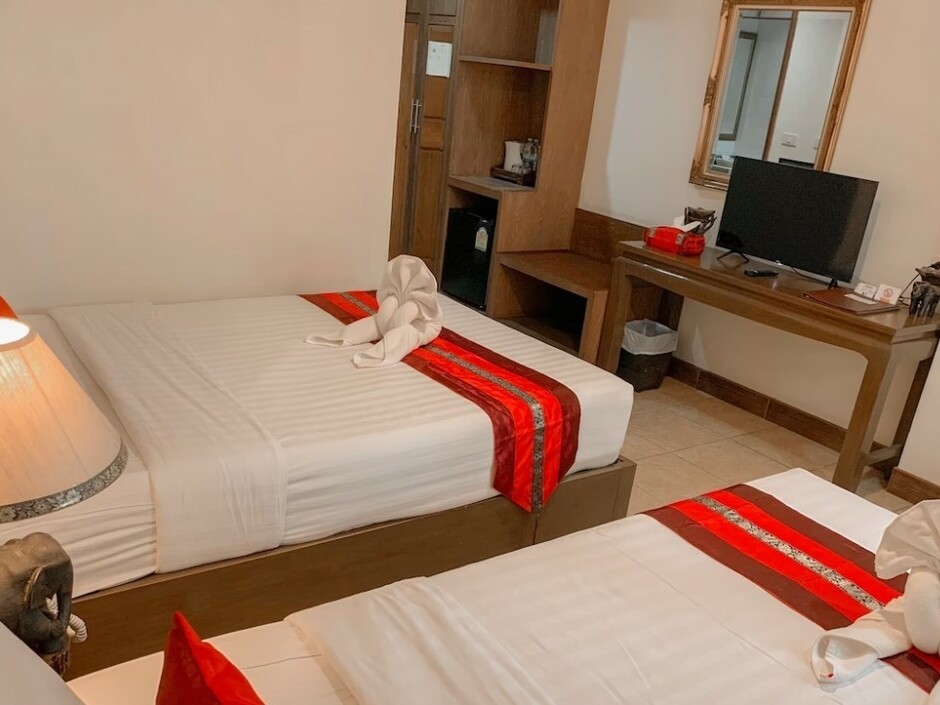 AIYAREE PLACE HOTEL