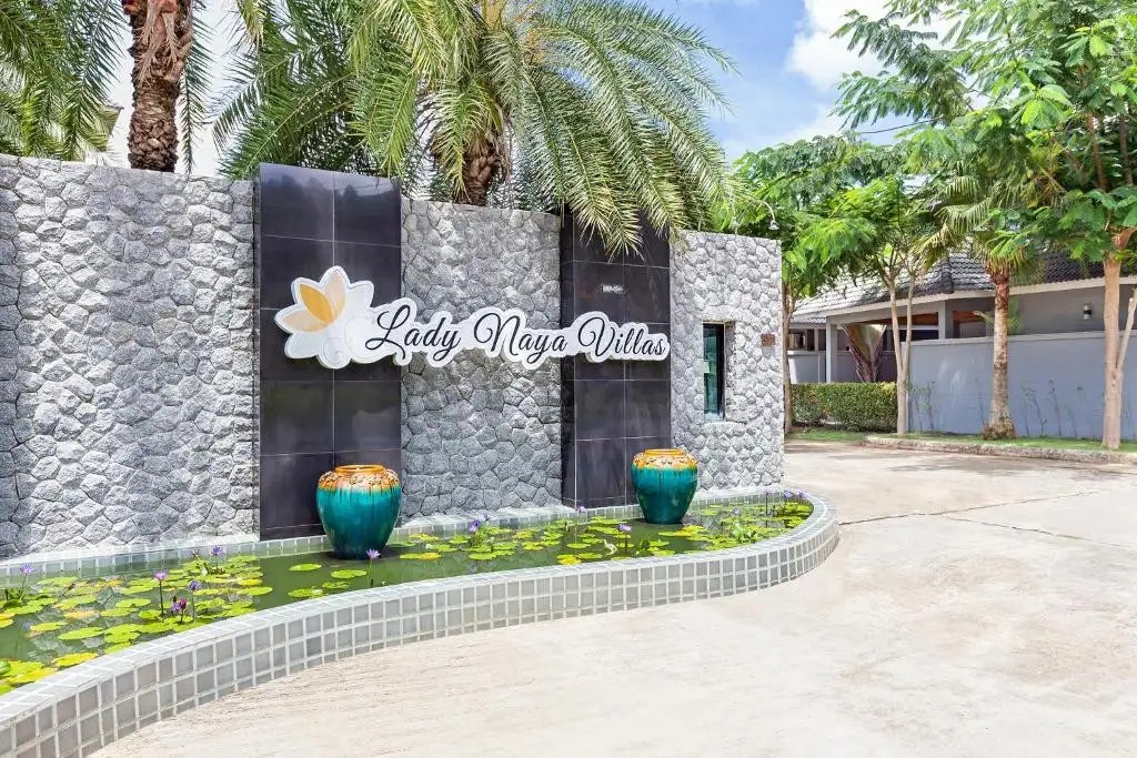 LADY NAYA VILLAS
