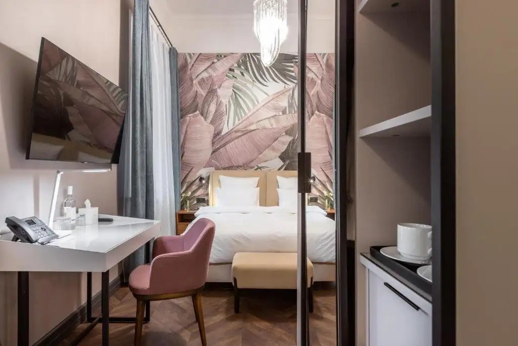 ZALKIND HOTEL (ЗАЛКИНД ОТЕЛЬ)