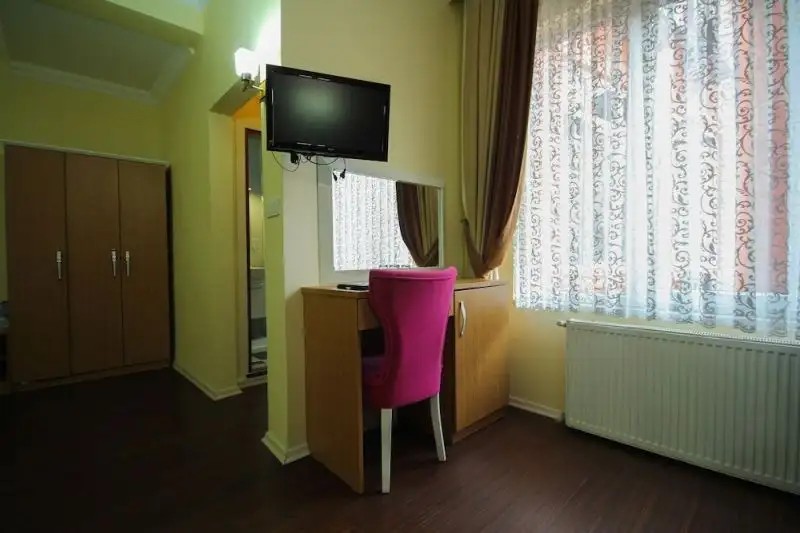 PERAZRE HOTEL