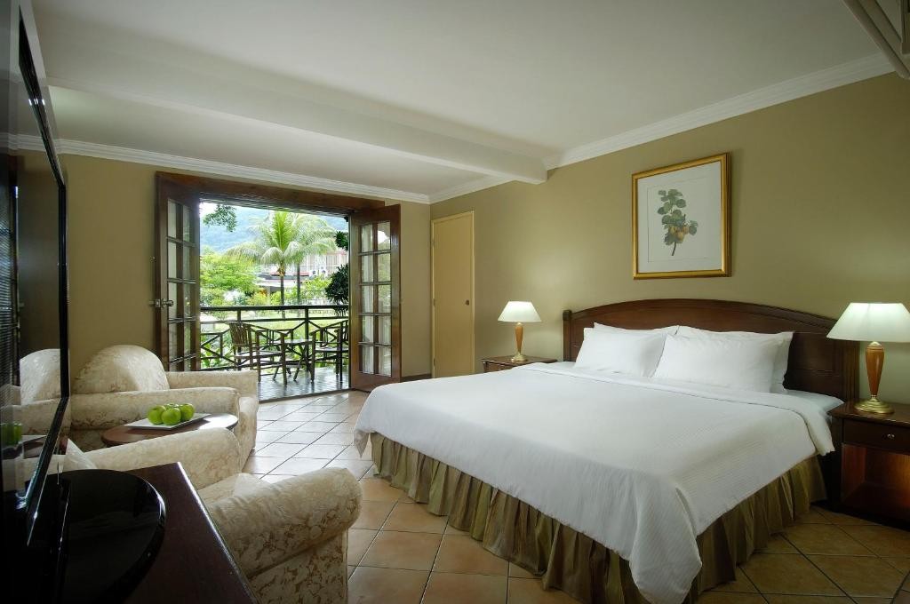 BERJAYA BEAU VALLON BAY RESORT & CASINO