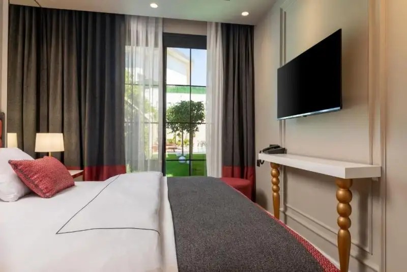 MOTIF HOTEL