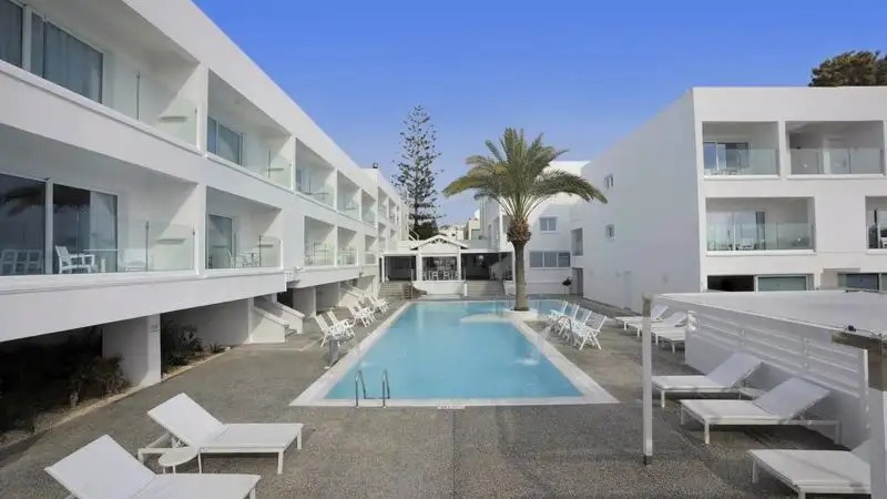 LIQUID HOTEL APTS