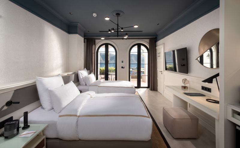 2 bedroom beachfront suite