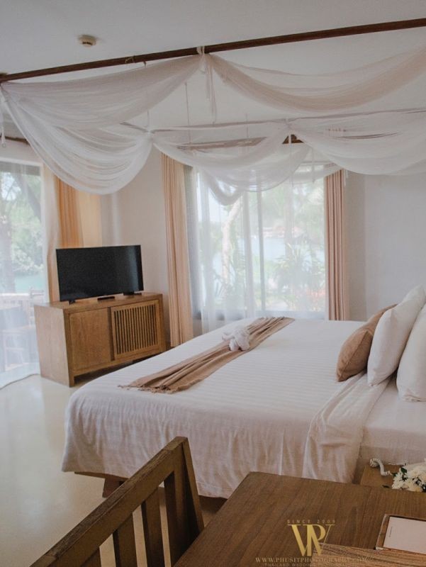 villa garden view with plunge pool