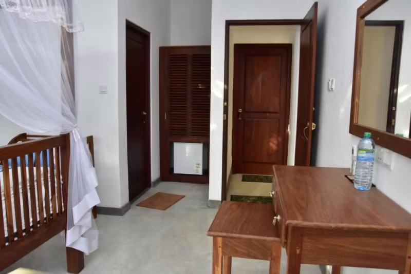 GREEN ALMOND HOTEL