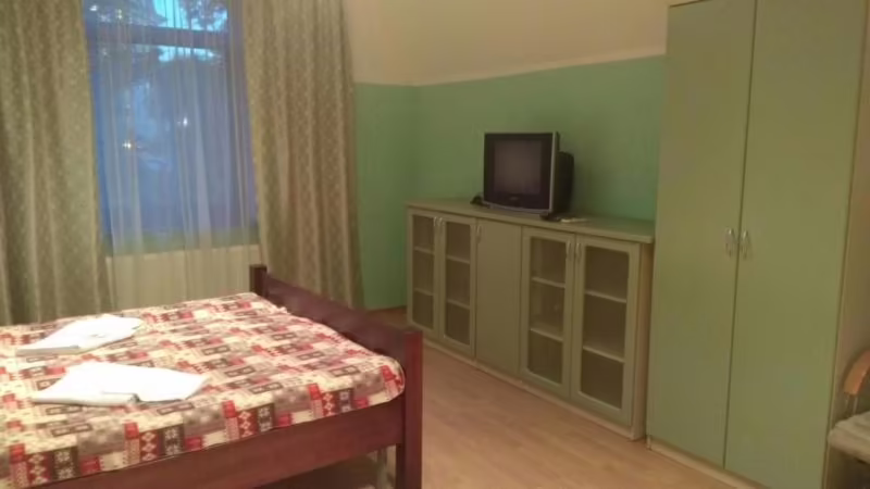 ЛУИЗА ХОСТЕЛ (EX. RAUSCHEN COURT)