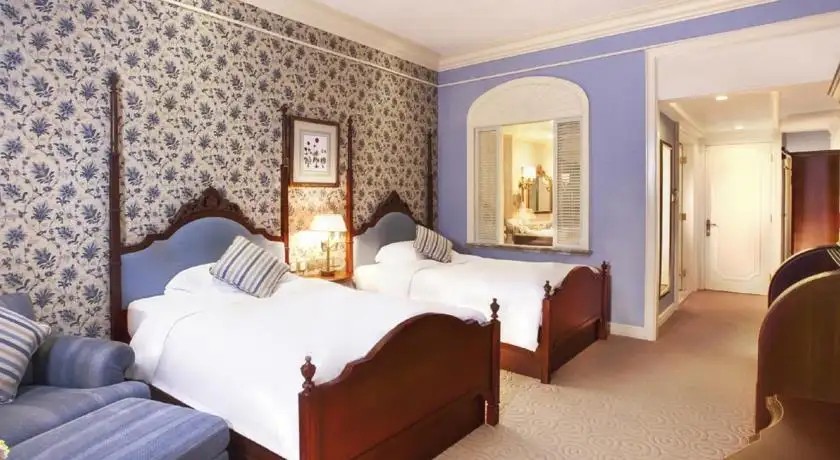 ROCKS HOTEL