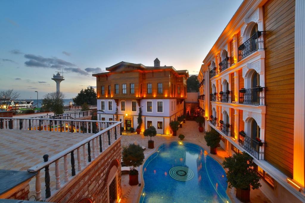 SEVEN HILLS PALACE HOTEL