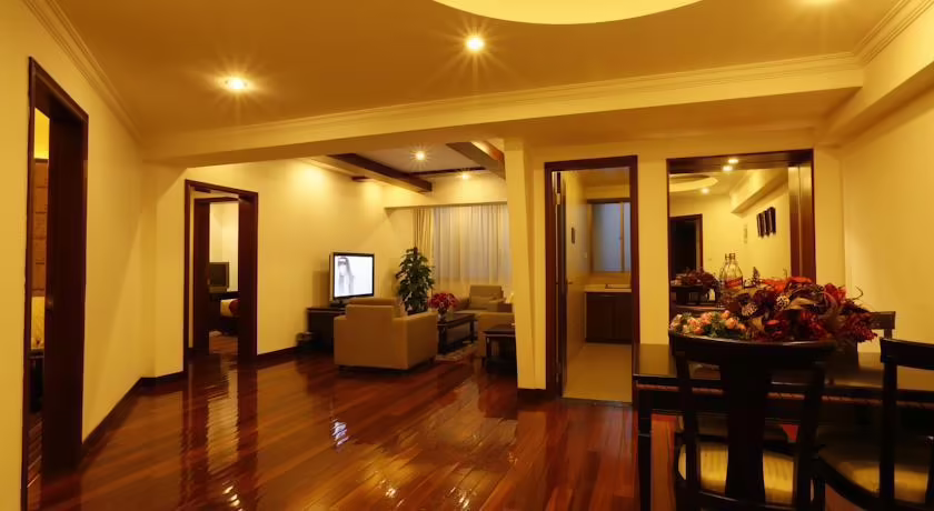 RAYFONT HONGQIAO HOTEL & APARTMENT