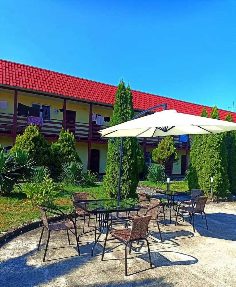 АБХАЗСКИЙ ДВОРИК