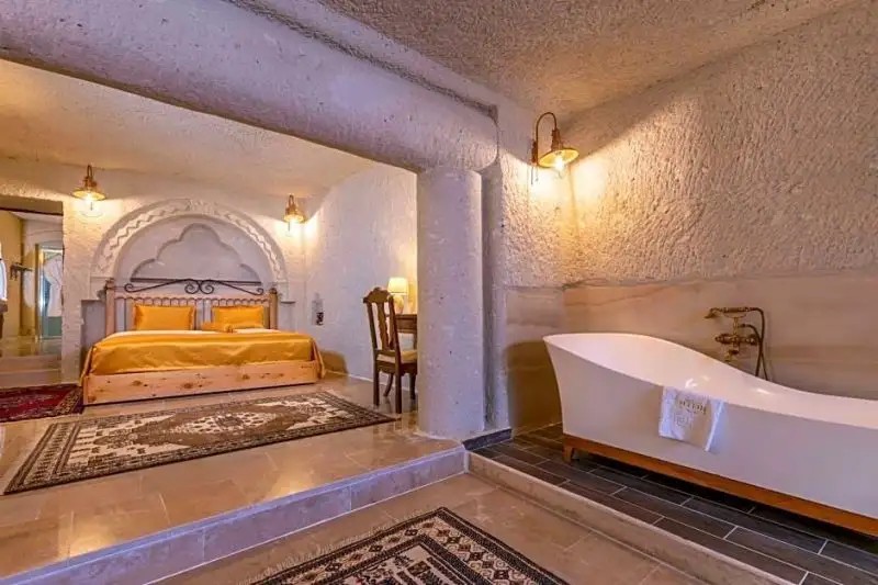 HELEN CAVE SUITES