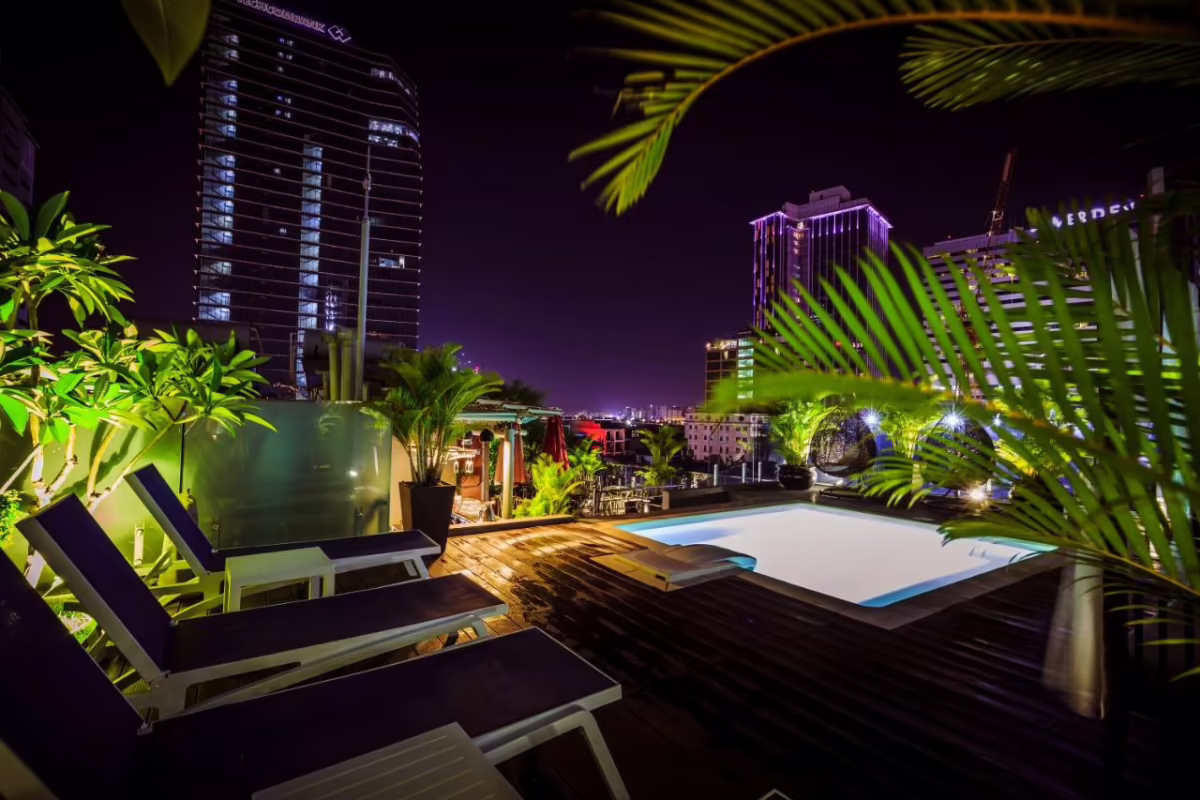 ROSELAND CENTA HOTEL HCM