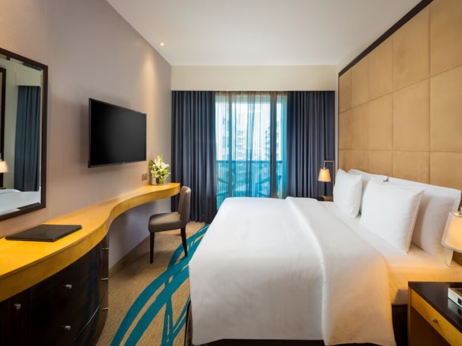 SAVOY SUITES APARTMENTS