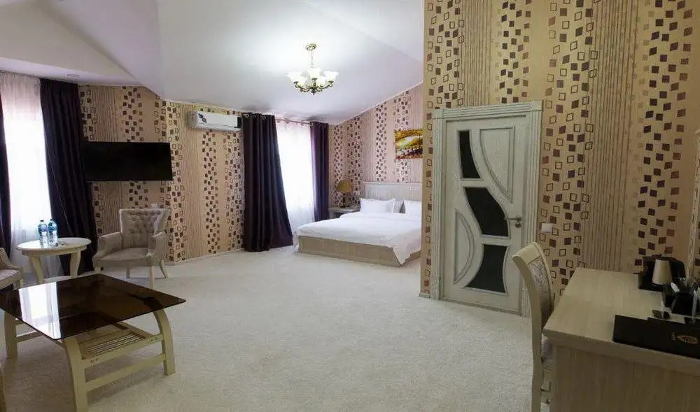 ALEXANDER HOTEL