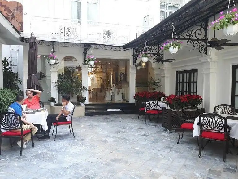NEW ERA HOTEL & VILLA