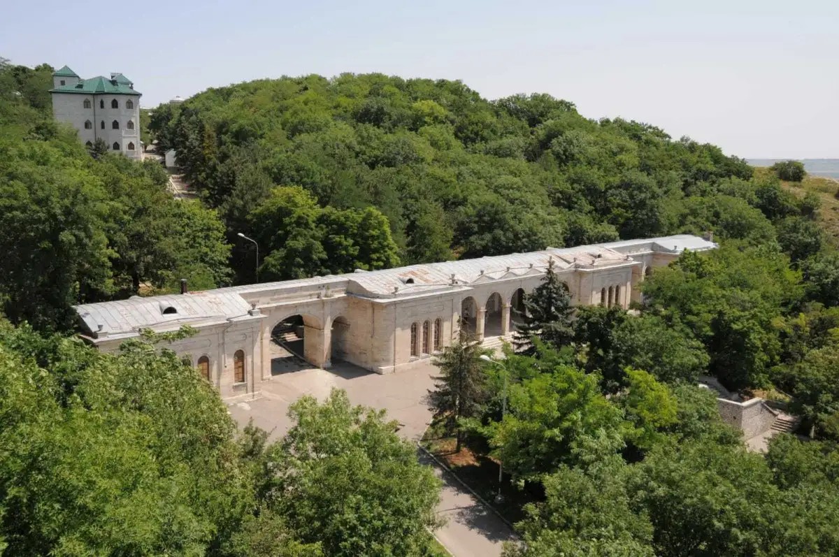 ЛЕРМОНТОВСКИЕ ВАННЫ